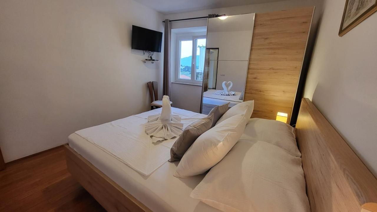 Stone House Apartments Didini Dvori Lumbarda Ngoại thất bức ảnh