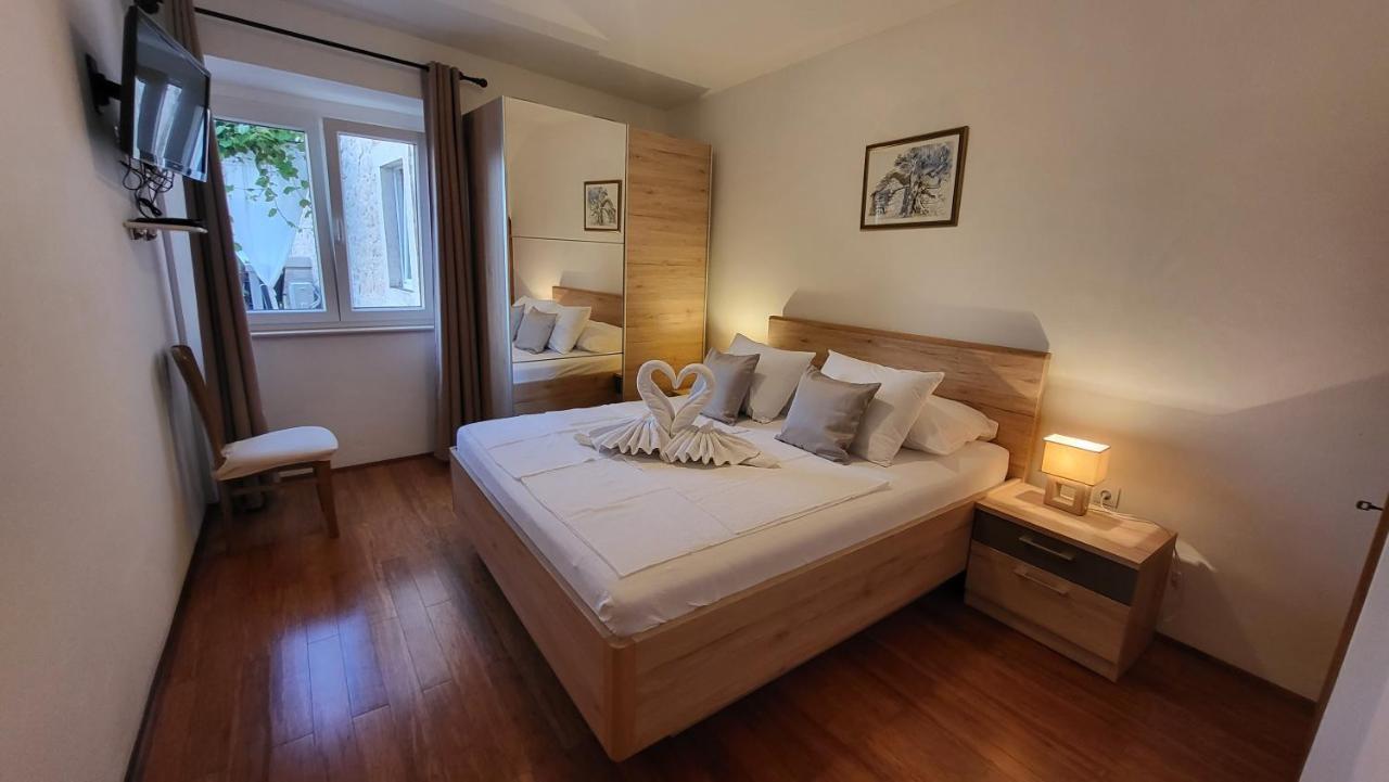 Stone House Apartments Didini Dvori Lumbarda Ngoại thất bức ảnh