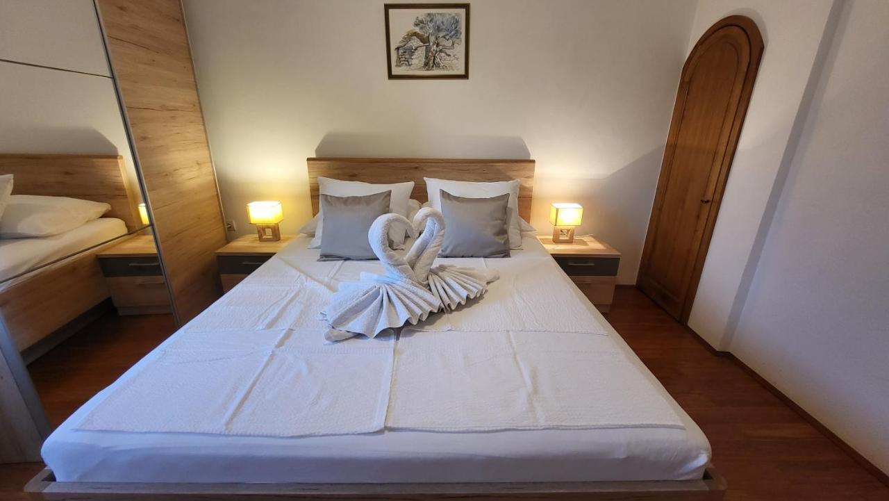 Stone House Apartments Didini Dvori Lumbarda Ngoại thất bức ảnh