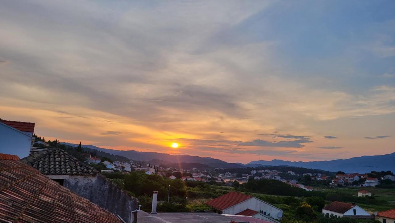 Stone House Apartments Didini Dvori Lumbarda Ngoại thất bức ảnh