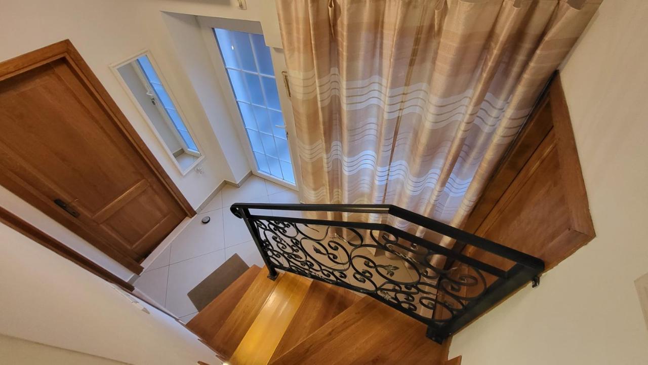Stone House Apartments Didini Dvori Lumbarda Ngoại thất bức ảnh