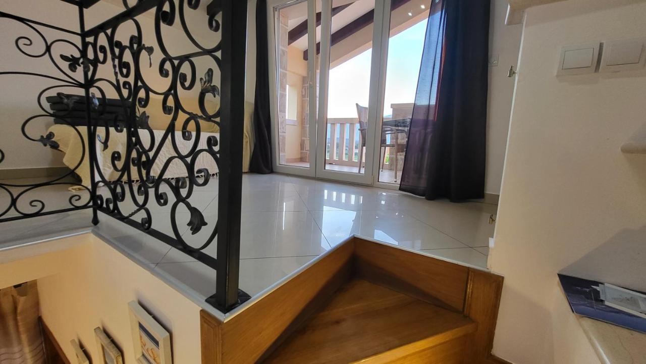 Stone House Apartments Didini Dvori Lumbarda Ngoại thất bức ảnh