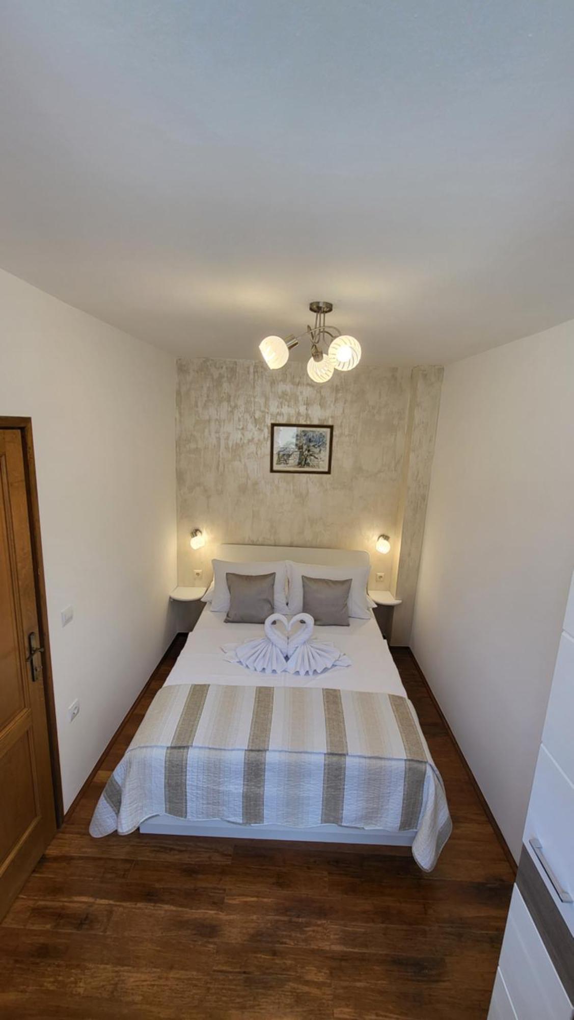 Stone House Apartments Didini Dvori Lumbarda Phòng bức ảnh